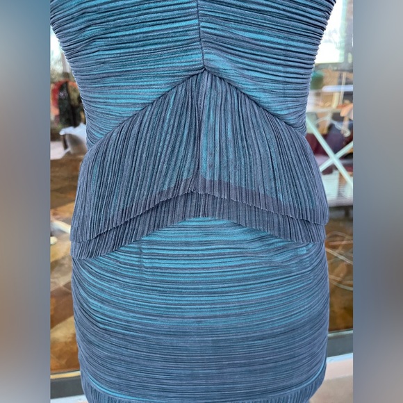 BCBG MAXAZRIA ~ Beautiful Sheer Navy over Green “Sven” Mini Dress ~ Size XS - Picture 4 of 10